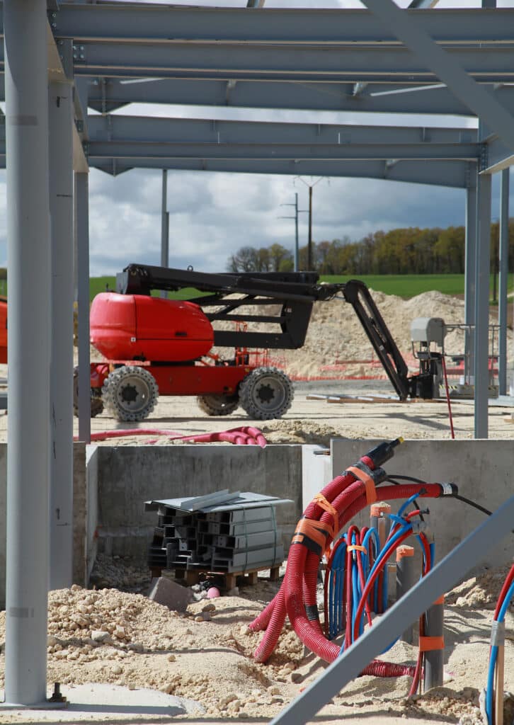 Ossature métallique d'un batiment en construction